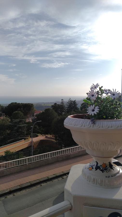 Bed And Breakfast La Mansarda Agrigento Esterno foto